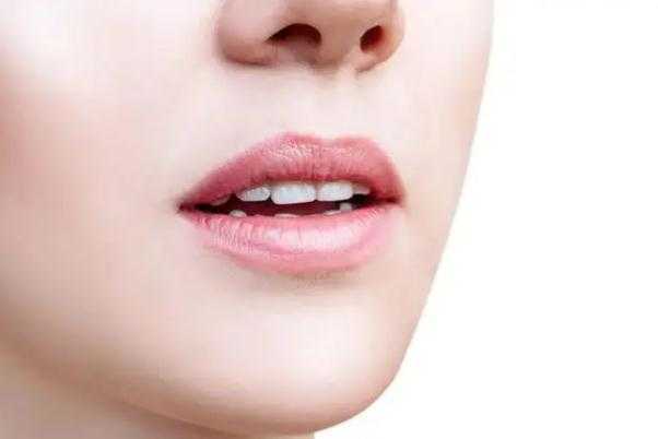 唇纹深是天生都有的吗 唇纹深是天生都有的吗