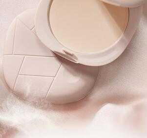 蜜粉和散粉如何选择？散粉与粉饼哪个好用