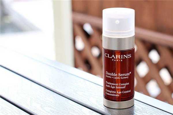 娇韵诗双萃精华白天能用吗 娇韵诗双萃精华白天能用吗