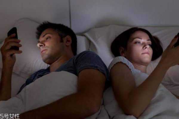 熬夜起痘痘能挤吗