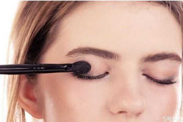 怎么画好看的眼影？画眼影怎么搭配颜色