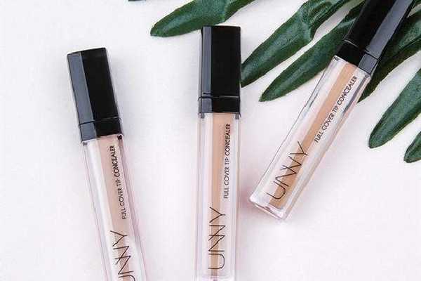 遮瑕液和粉底哪个先用？