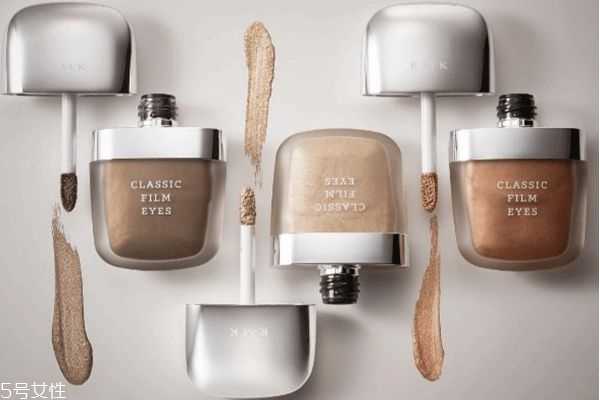 液体眼影和眼影粉哪个好用?眼影粉好用还是液体眼影好 液体眼影和眼影粉哪个好用?眼影粉好用还是液体眼影好