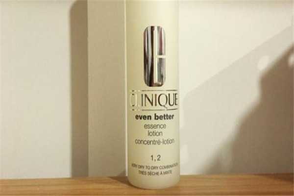 爽肤水敷脸后要洗脸吗 爽肤水敷脸好吗