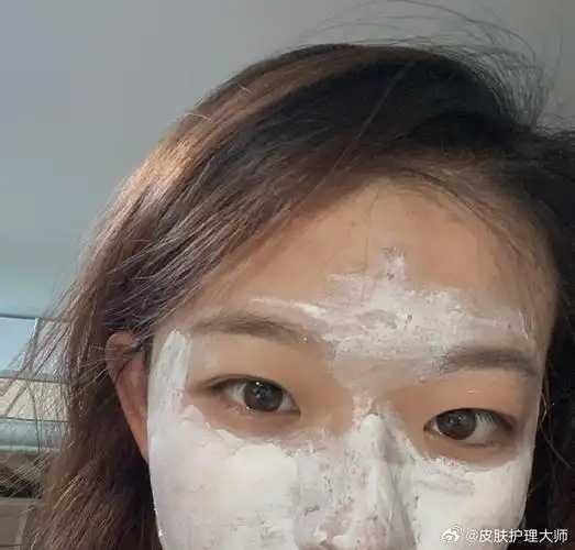 洁面霜使用时是拍打还是揉搓