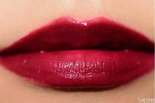 mac hang up适合黄皮吗？mac口红hang up什么颜色