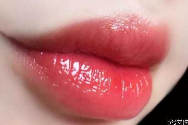 一只唇釉能用多久？唇釉没用完怎么倒出来