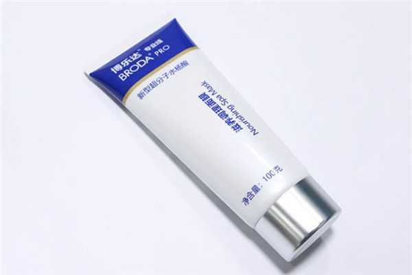 水杨酸面膜可以和清洁面膜一起用吗 水杨酸面膜可以和清洁面膜一起用吗