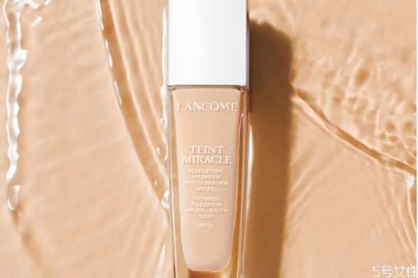 如何才能将粉底卸得干净？怎么辨别水性粉底