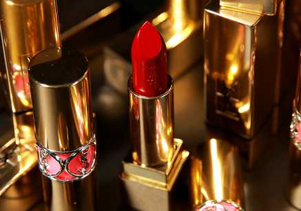 香奈儿和圣罗兰哪个贵档次高?chanel口红和ysl口红哪个好 香奈儿和圣罗兰哪个贵档次高?chanel口红和ysl口红哪个好