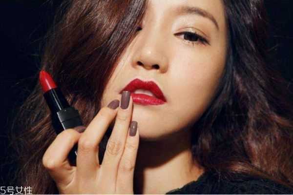 涂口红要注意什么？怎样选择口红
