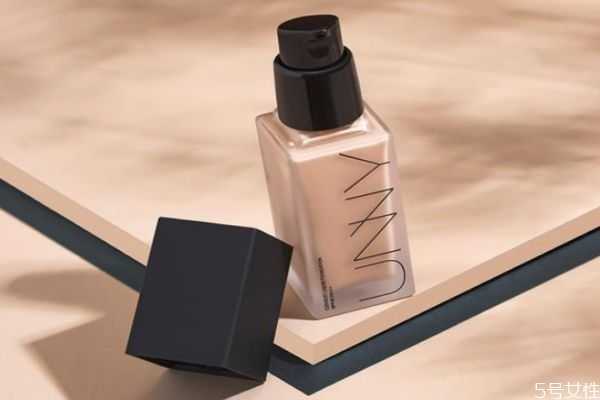 粉底液可以保持一天吗