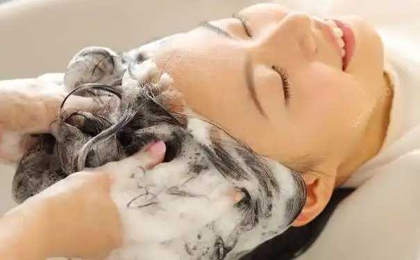 儿童可以用成人的洗发水吗