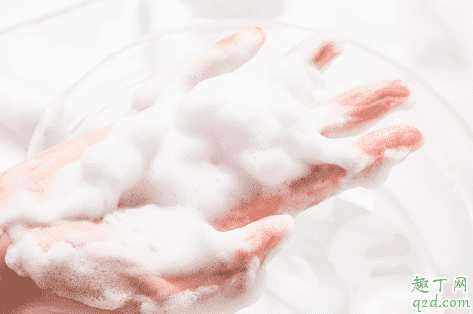 rnw洗面奶和elta md哪个好用