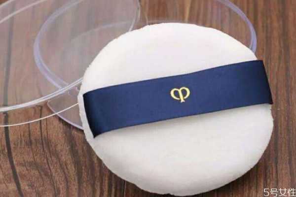 气垫粉扑上隔离霜方法 气垫粉扑上隔离霜方法