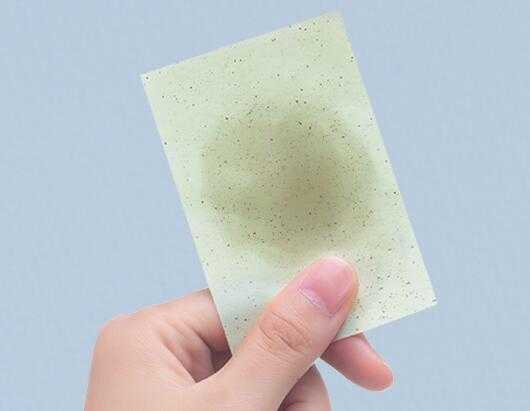 夏天为什么脸上老是会出油 面部出油多原因 夏天为什么脸上老是会出油 面部出油多原因