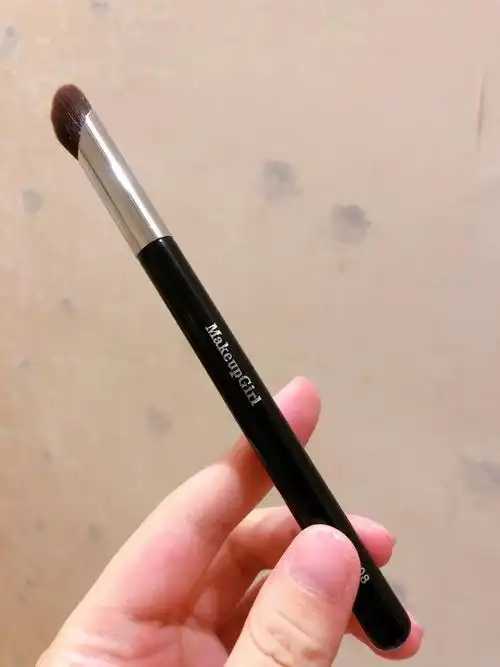 遮瑕笔和遮瑕液哪个好用