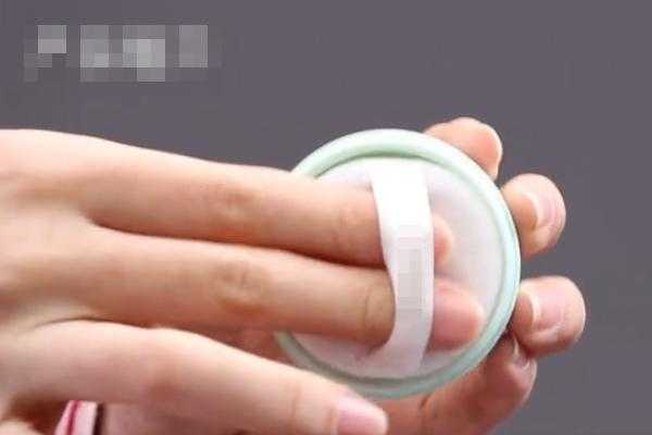 悦诗风吟散粉怎么用