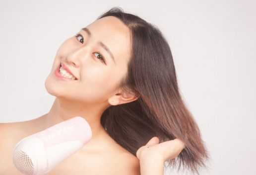 八字刘海扎马尾怎么弄 八字刘海扎马尾怎么弄