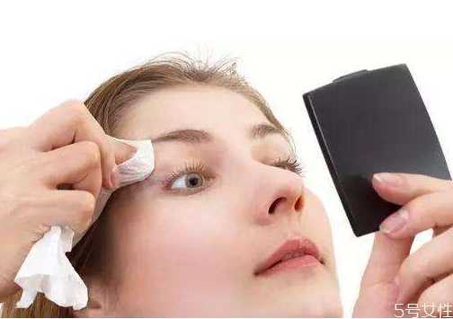 午睡一小时需要卸妆吗？午睡要摘掉隐形眼镜吗