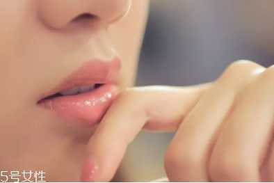 海蓝之谜唇膏真假对比方法 海蓝之谜唇膏真假对比方法