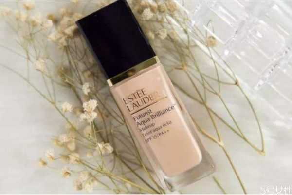 上粉底液有哪些工具？没有工具怎么上粉底液