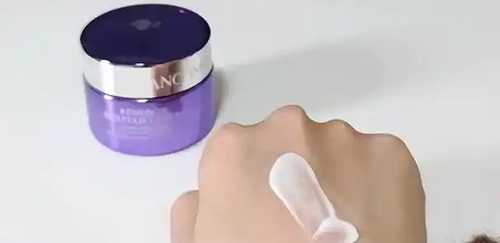 乳液的正确使用方法是什么？用了乳液还需要用霜吗