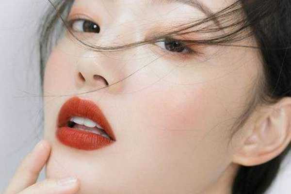 烂番茄口红适合什么肤色