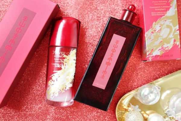 化妆水涂抹时起白沫沫是怎么回事？化妆水为什么起沫