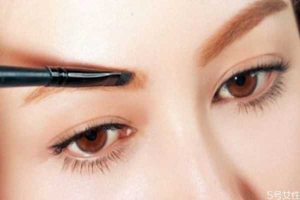 眉笔过敏怎么办?眉笔过敏的症状 眉笔过敏怎么办?眉笔过敏的症状