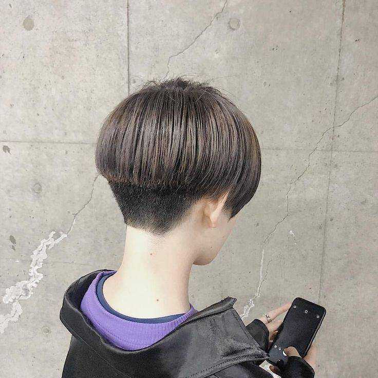 夏季女士短发这样剪，后脖推起来真时尚，看着很心动 