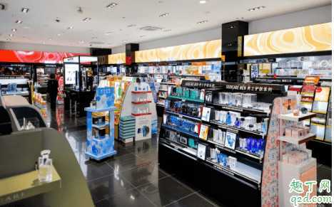 丝芙兰金卡和黑卡有什么区别 丝芙兰金卡需要每年消费12000吗 丝芙兰金卡和黑卡有什么区别 丝芙兰金卡需要每年消费12000吗