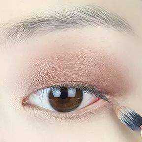 3款适合单眼皮的眼妆画法，拯救手残党！ 