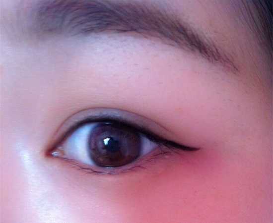 内双眼皮画眼妆技巧 先画眼妆还是先贴双眼皮贴