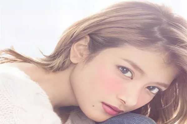 樱花妆怎么画 樱花妆怎么画