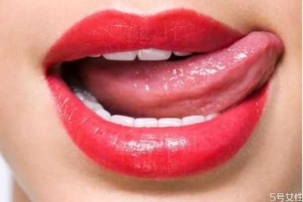 口红是不是石油做的？口红和石油有什么关系