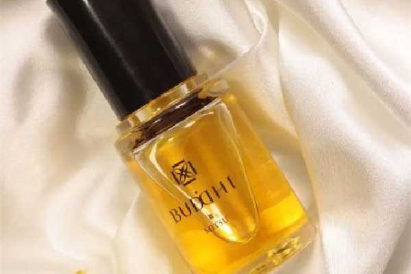 精华油用在护肤的哪个步骤 精华油是在水乳之后用吗