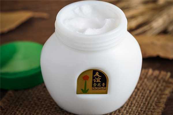 雪花膏的正确使用方法 雪花膏的正确使用方法