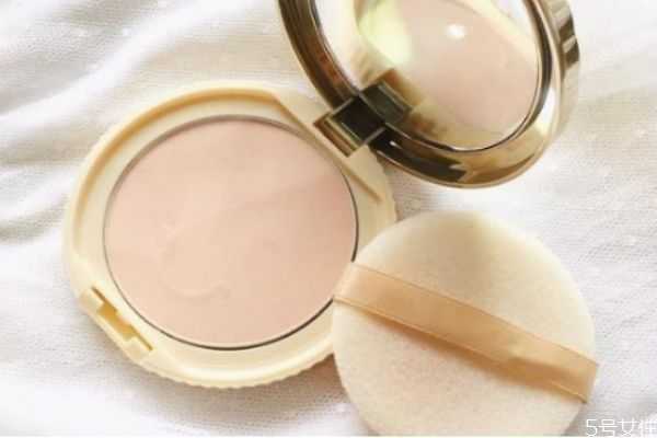 粉饼可以当底妆用吗？粉饼打开2年了还能用吗