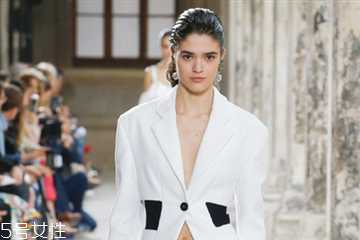 补水和保湿一样吗？补水和保湿的区别