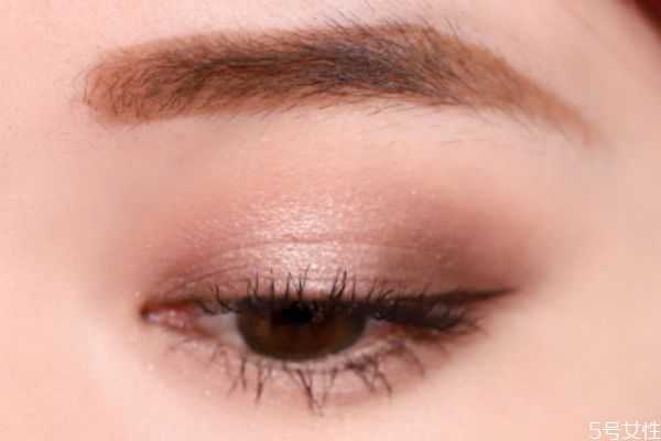 香奈儿眼影352和354哪个好看