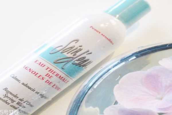 法国活泉喷雾水的作用