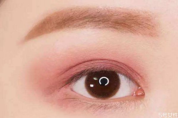 藕粉色眼妆怎么画？怎么画藕粉色眼妆好看