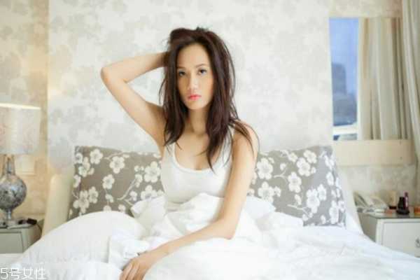 脸色暗黄怎么变白最快