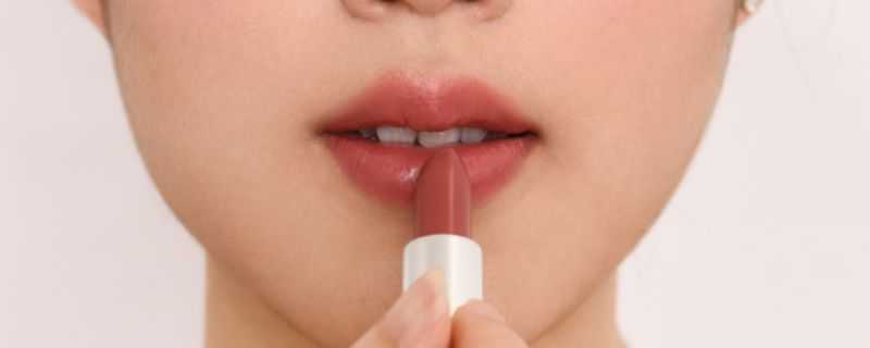 适合秋冬季节用的红棕色口红色号大牌推荐