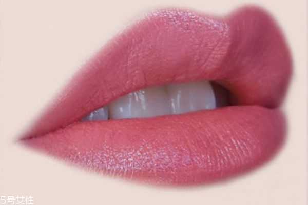 蜜丝佛陀魅惑润泽修护唇膏哪个颜色好看 蜜丝佛陀魅惑润泽修护唇膏哪个颜色好看