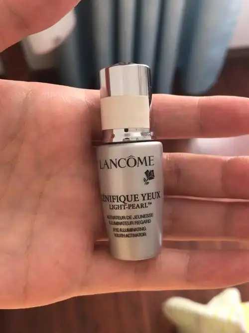 眼部精华的成分有哪些