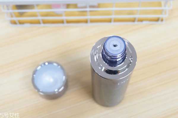 黛珂赋活精华露适合年龄 基础产品不挑年龄