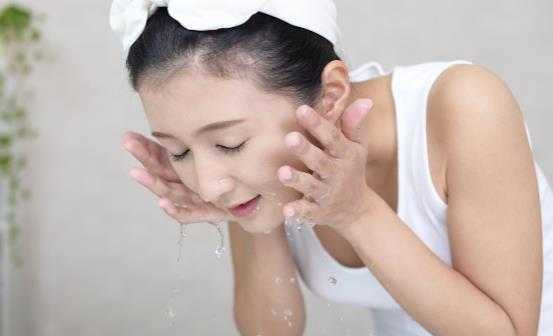 女人到中年如何保养自己的皮肤？中年女人皮肤特别护理要点