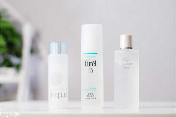 化妆水可以补水吗 化妆水可以补水吗